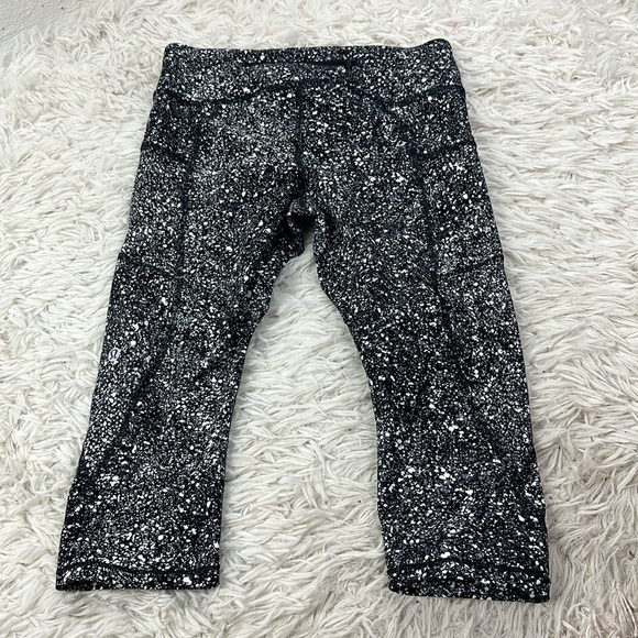 Lululemon Tight Stuff Crop II Splatter Alpine White Black - Picture 3 of 4